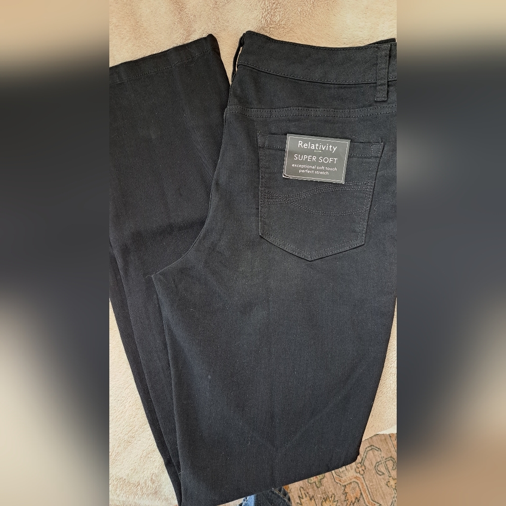 Relativity Super Soft Women's Pants Black Size 10 NWT